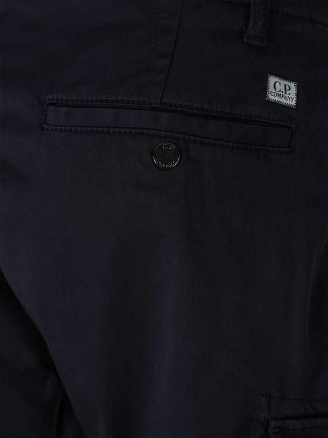 Sleek Tailored Straight Pants with Functional Cargo Pockets