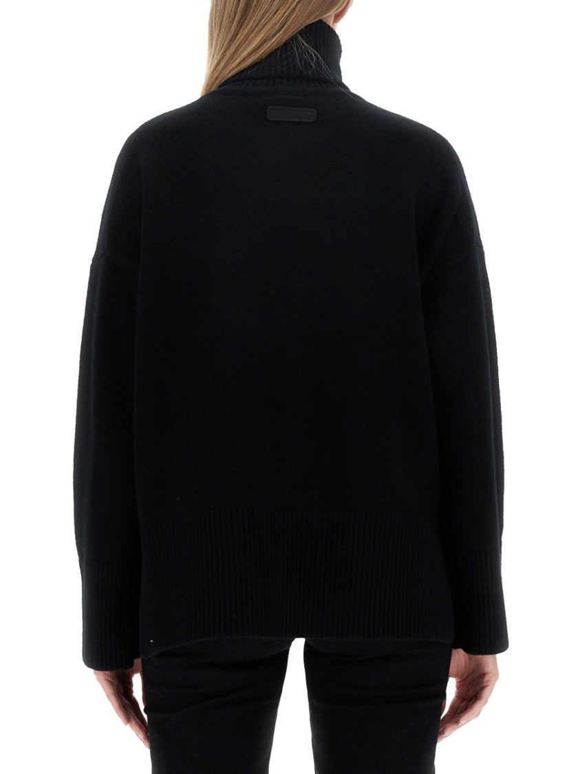 Relaxed Fit Cashmere Turtleneck Sweater