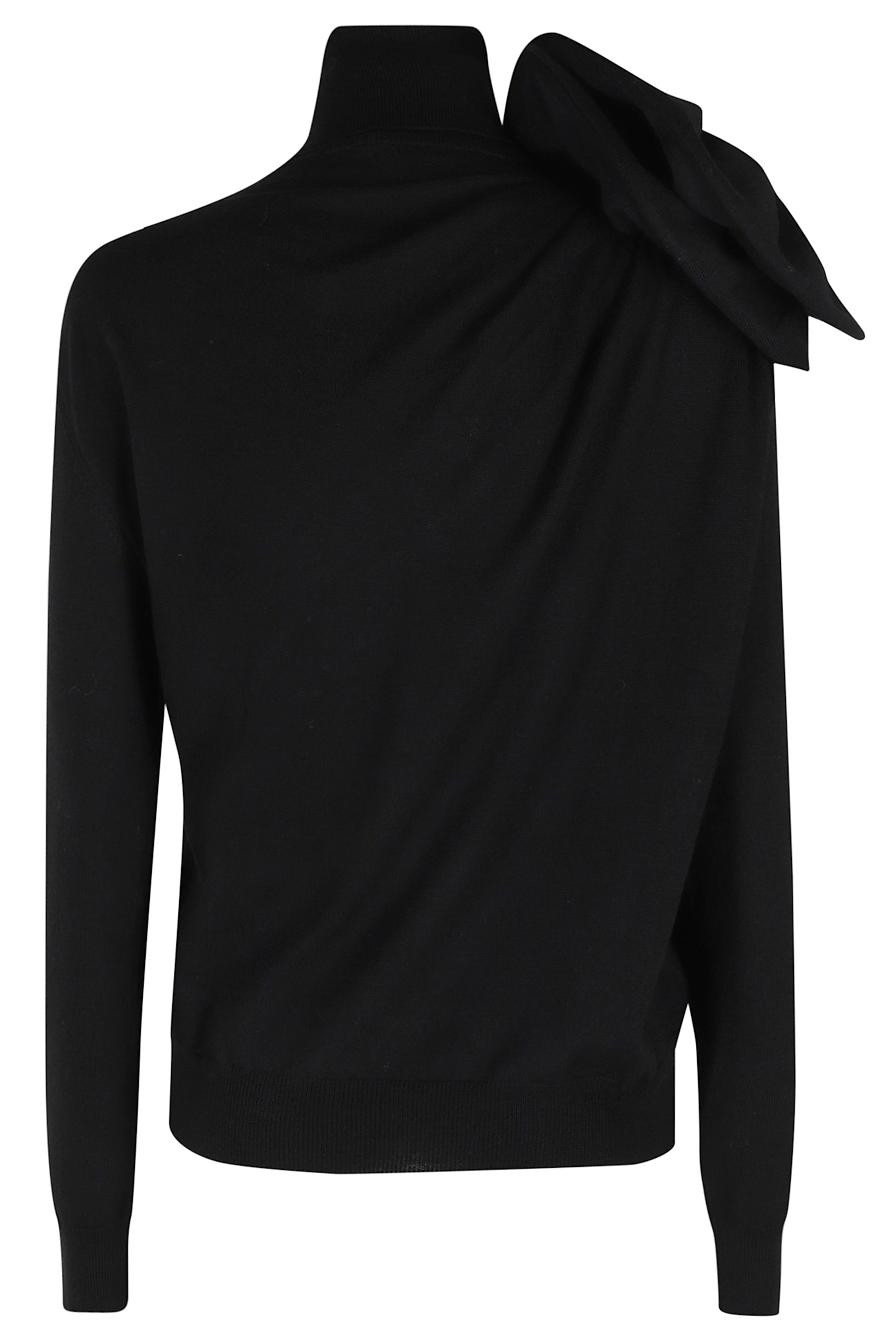 Fitted High-Neck Knit Top With Floral Appliqué